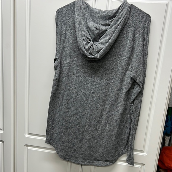 Lululemon Gray Long Sleeve Neck Top Mens Small - Picture 3 of 4